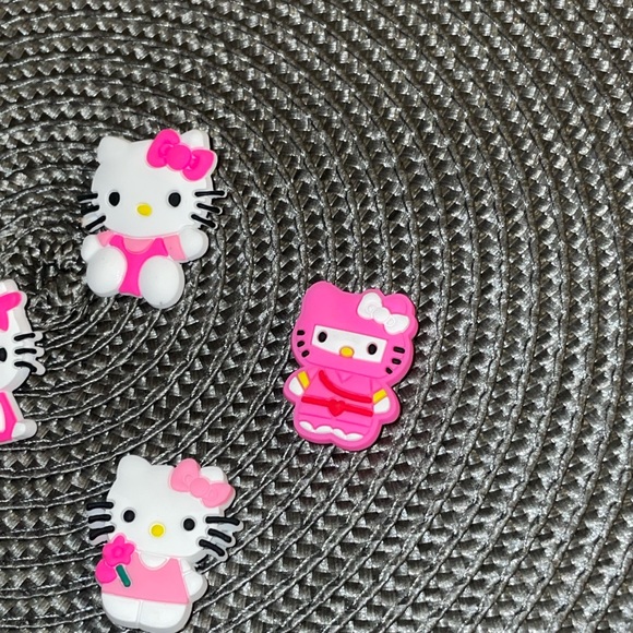 7pc Hello Kitty Hot Pink Sanrio Croc Charms - Picture 4 of 5